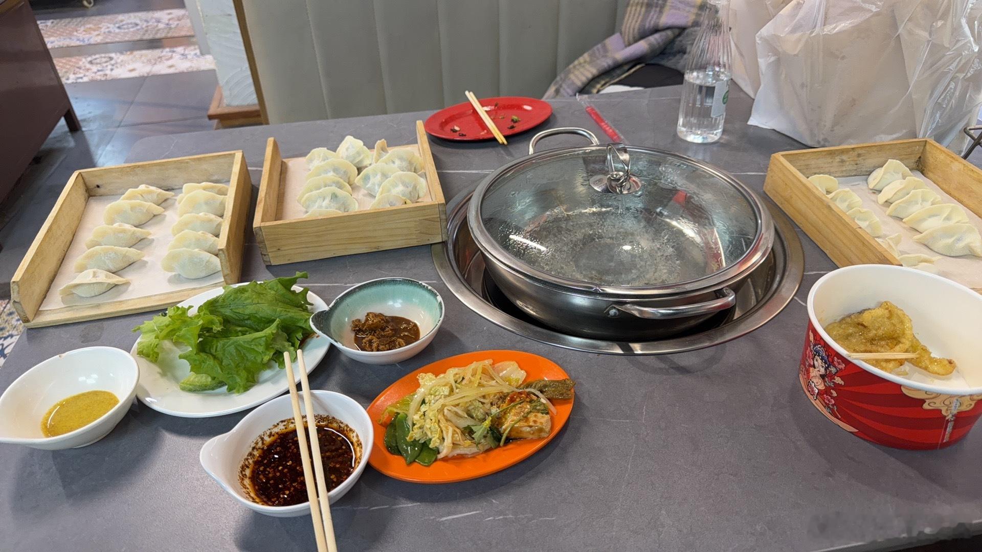 冬至冬至吃饺子 小李家的小饭桌 是谁老说现煮现吃  韭菜鸡蛋最鲜灵 哈尔滨·道里