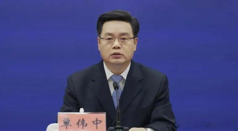 【打虎！覃伟中被查】中央纪委国家监委网站9月21日消息，广东省人大常委会党组成员