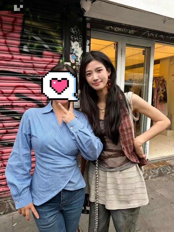 女孩 你的手臂肌肉线条看起来能一拳抡晕我🤏🏻 ​​​