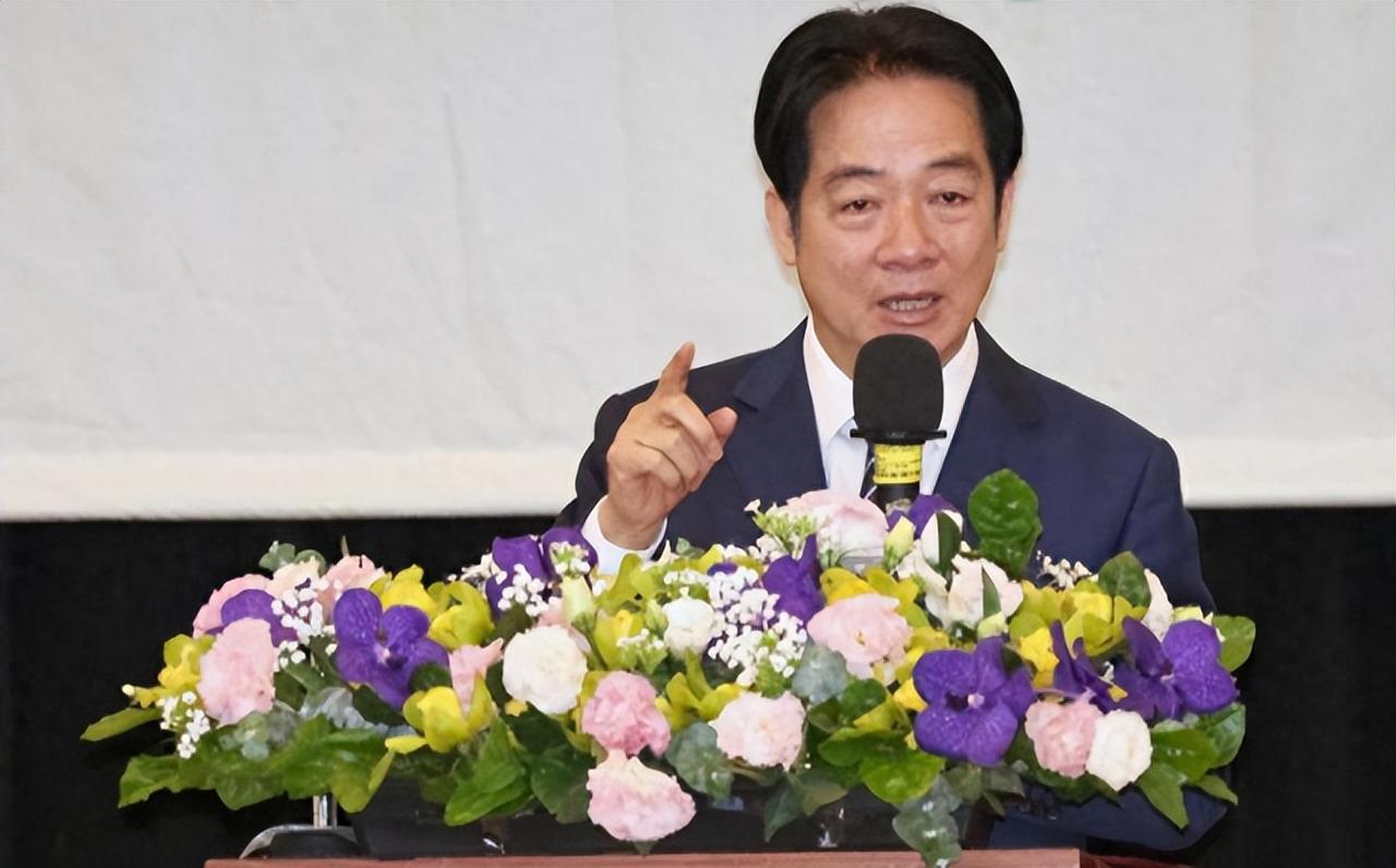 一开始只是一次发言，结果却带出一连串反应，节奏一下子就被拉快了。
赖清德公开表示