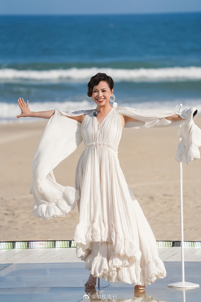 邓萃雯[超话]邓萃雯笑称胶原蛋白和演技有时间差邓萃雯说有的大女主戏似乎在骗人邓萃