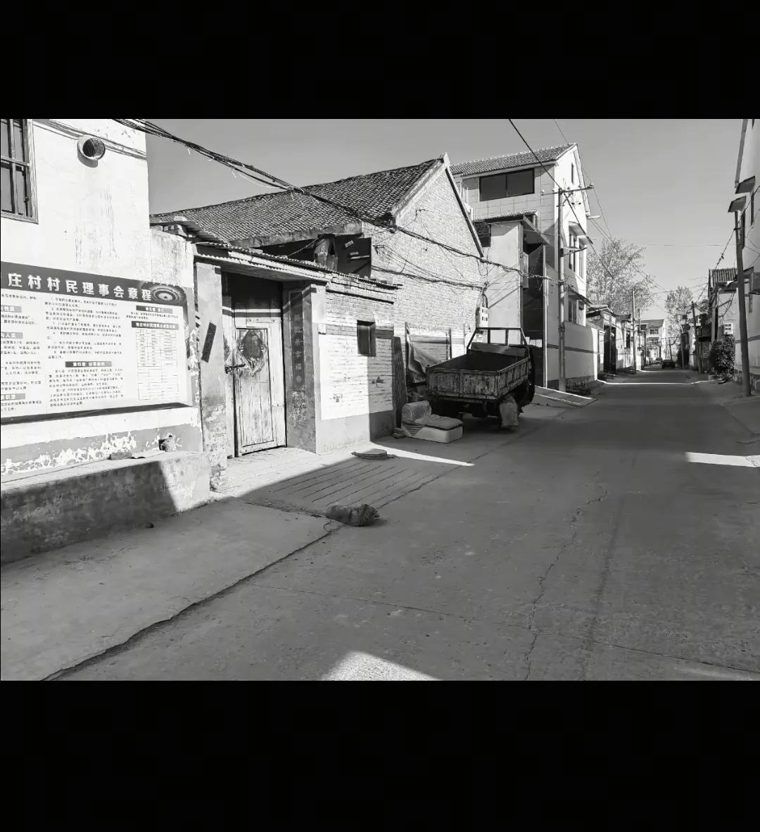 贫穷的真相，99%的人都想错了穷的真正含义 
《贫穷的本质》里面有个观点，让我倒