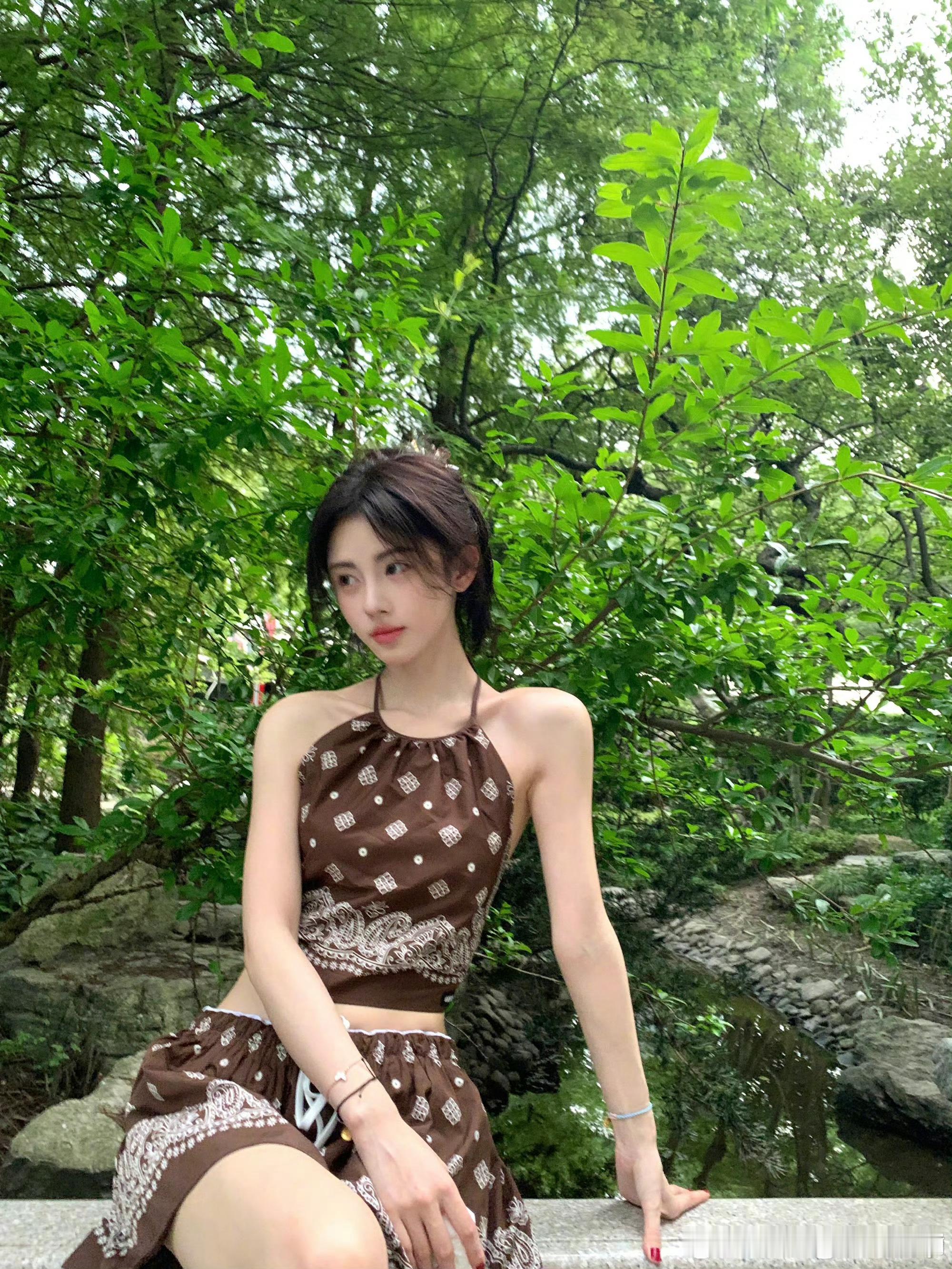 鞠婧祎[超话]   jjy鞠婧祎月鳞绮纪 jjy 鞠婧祎露芜衣不多不少你在刚刚好