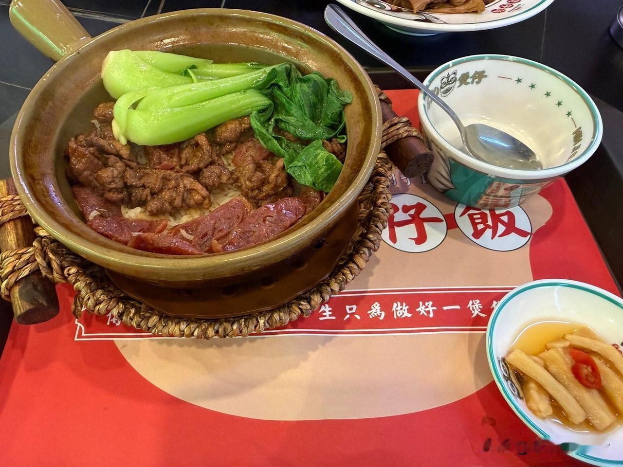 今天的午餐。
坐标是东京池袋北口的一家中国料理店
量足，味道也符合我口味。
特别