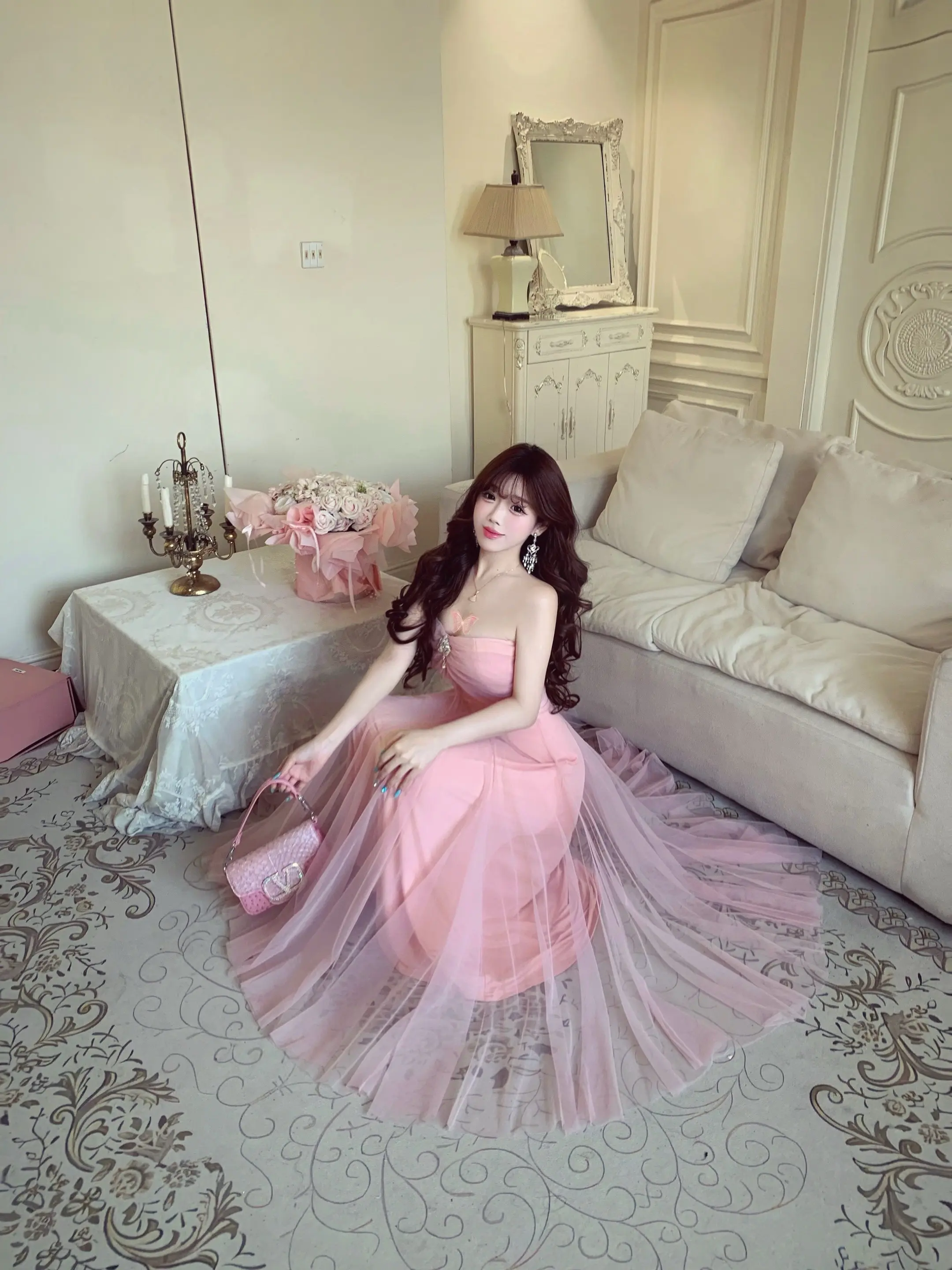 怀念的不是古早 而是肆意张扬的女人味。