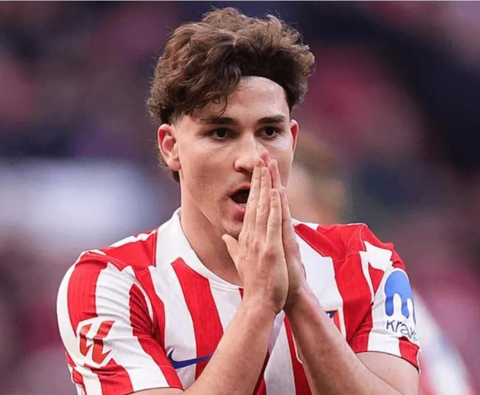 英格兰媒体《每日邮报》记者Simon Jones撰写转会专栏，切尔西已从土超球队