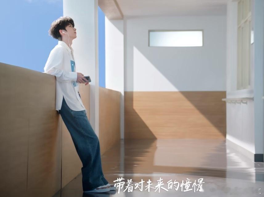 meco这个广告我觉得是目前为止拍的最好的把时代少年团的青春活力全拍出来了 ​​