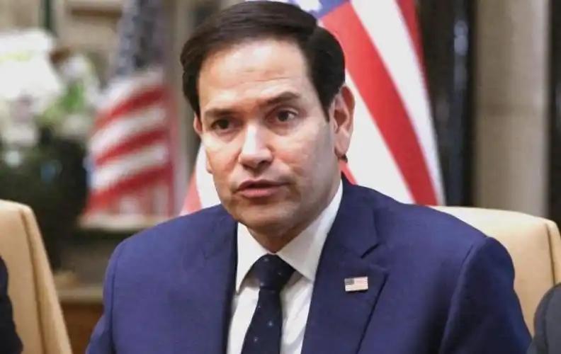 美国政坛突然甩出一个反常操作，MAGA阵营提前两年敲定大选人选，被捧上台的居然是