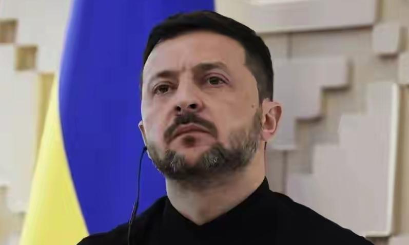 战争达人泽连斯基，所谓的停战意愿，不过是他喘息的托词罢了。
他刚刚宣布，将战时状