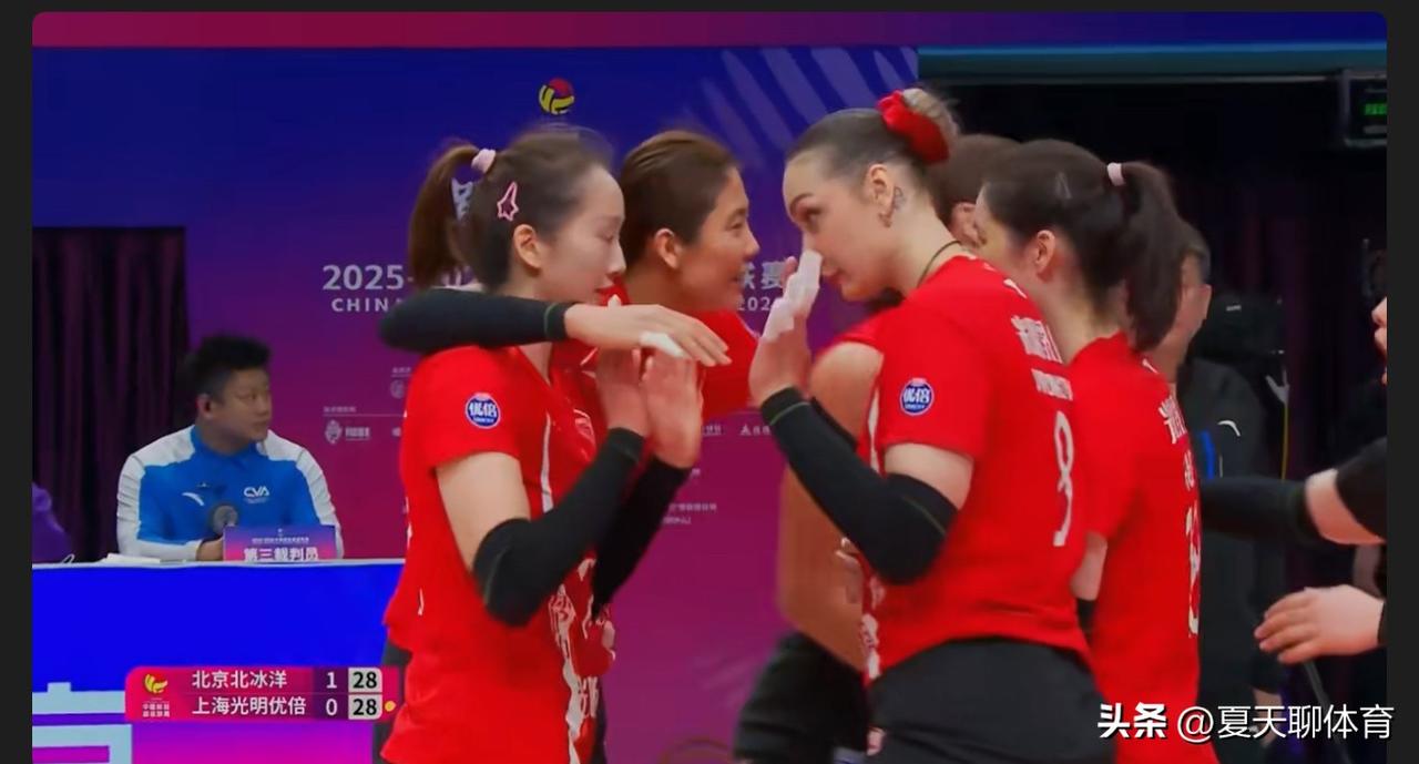 元宵佳节京津女排这场大战，可谓是非常激烈，尤其是第二局局末的对轰，有点意大利、土