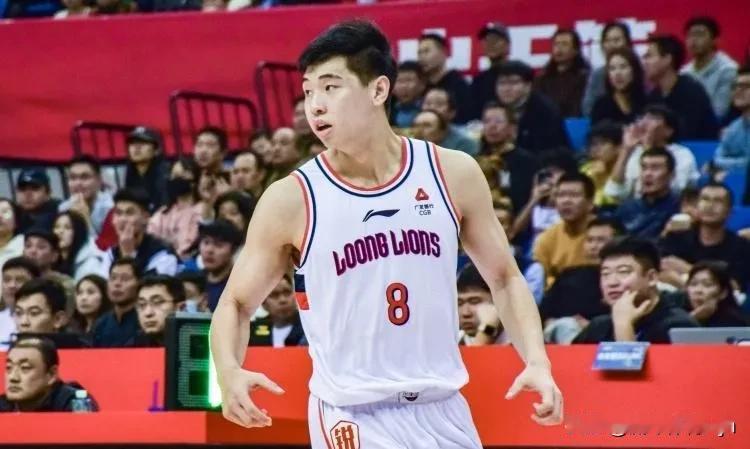 随着广州男篮98：99惨遭北京绝杀，本场比赛暴露出3个可笑的事实。

1. 自从
