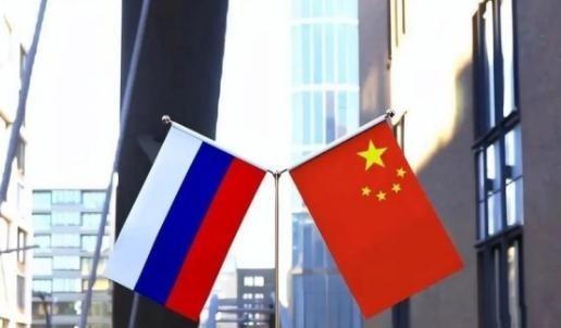 普京给了俄罗斯三百年来最大的觉醒！中国的35万亿，势不可挡。有专家说，普京才是真