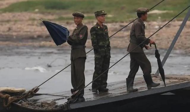 美国为何就是不打朝鲜？只因这三个原因，让美国忌惮。朝鲜那位置简直是天然的战略要塞