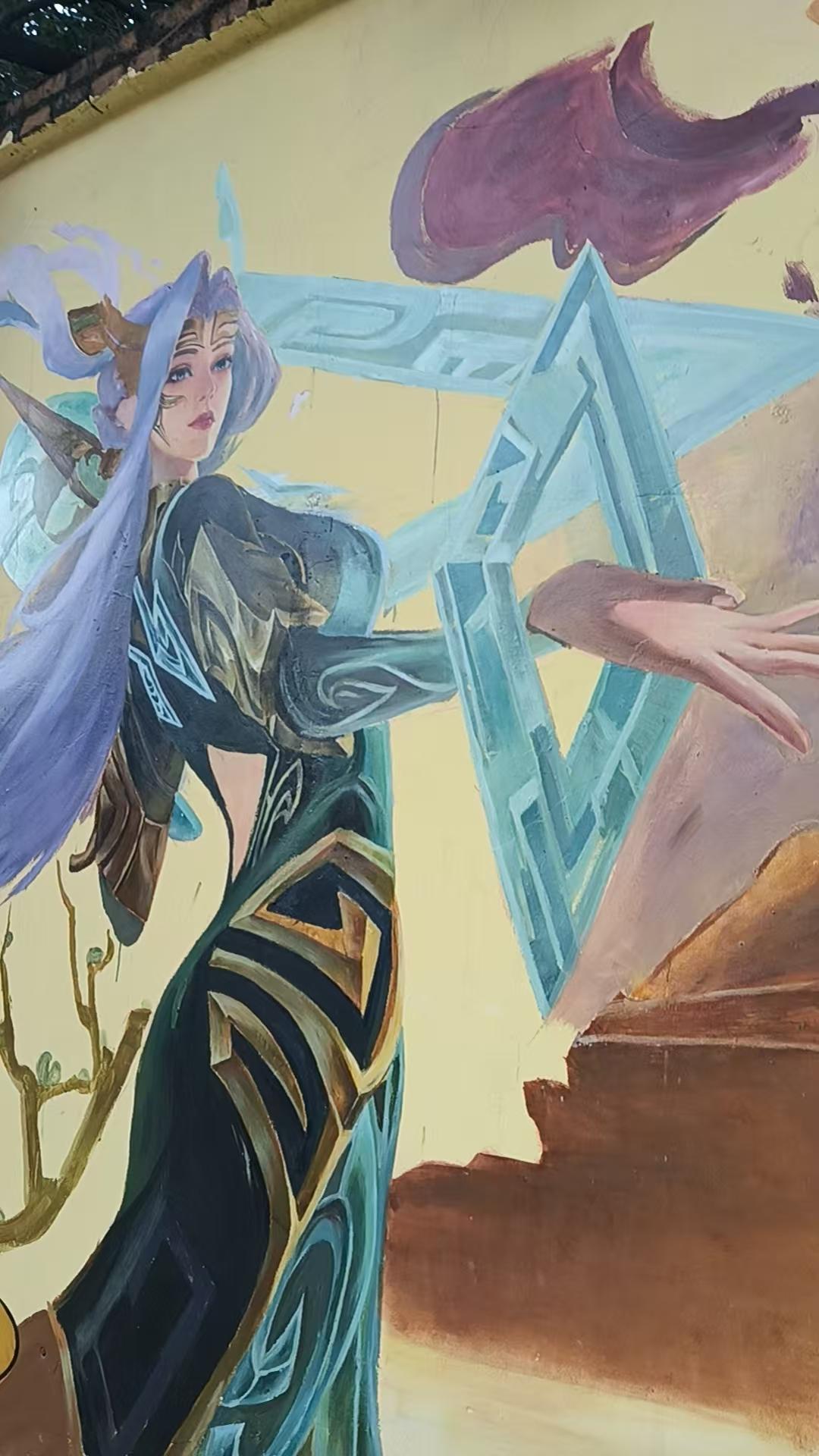 这是小区附近一面墙上的墙画，最近才画的，还没有完全画完。
大家觉得怎么样？
我觉