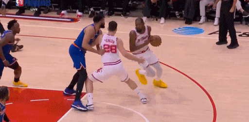 这才是真正的杀手之王
今天对阵尼克斯的杜兰特展现的才是最强形态，乌度卡好好总结一