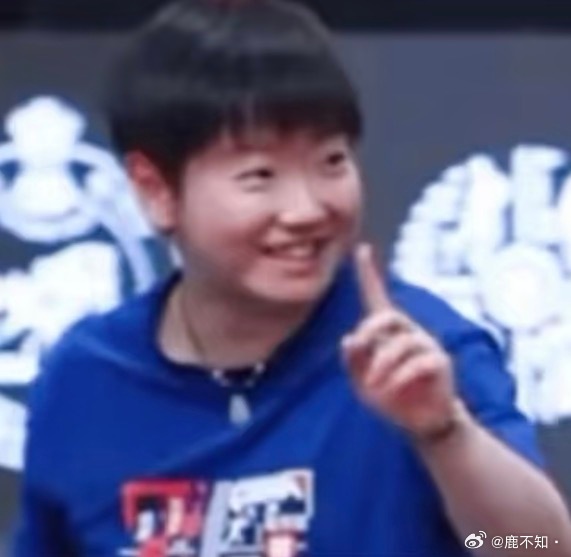 莎丝：不是不是，不吃饼，莎姐：给我吃了🫵🏻 