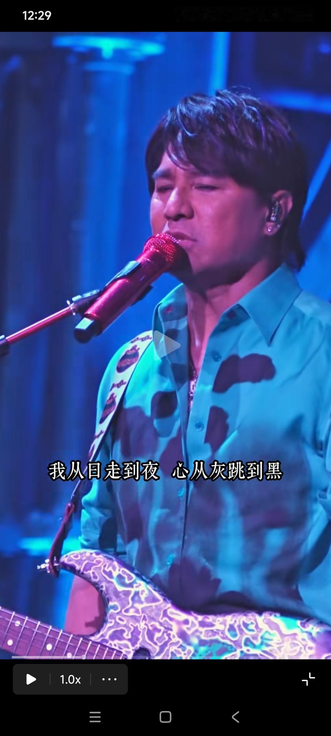 动力火车，被网友称为音乐界的玄冥二老

他们的演唱会和伍佰一样，起个头后面可以休
