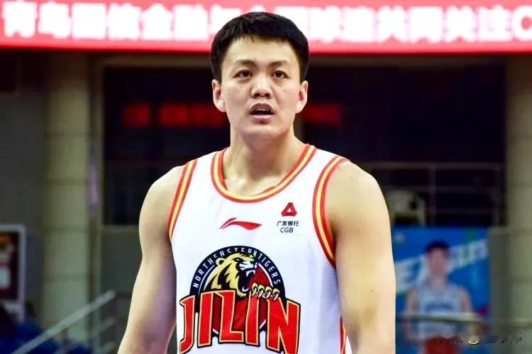 辽宁男篮补强了！辽宁队与吉林队完成交易，用赵率舟和刘雁宇交易得到姜宇星，完成了补