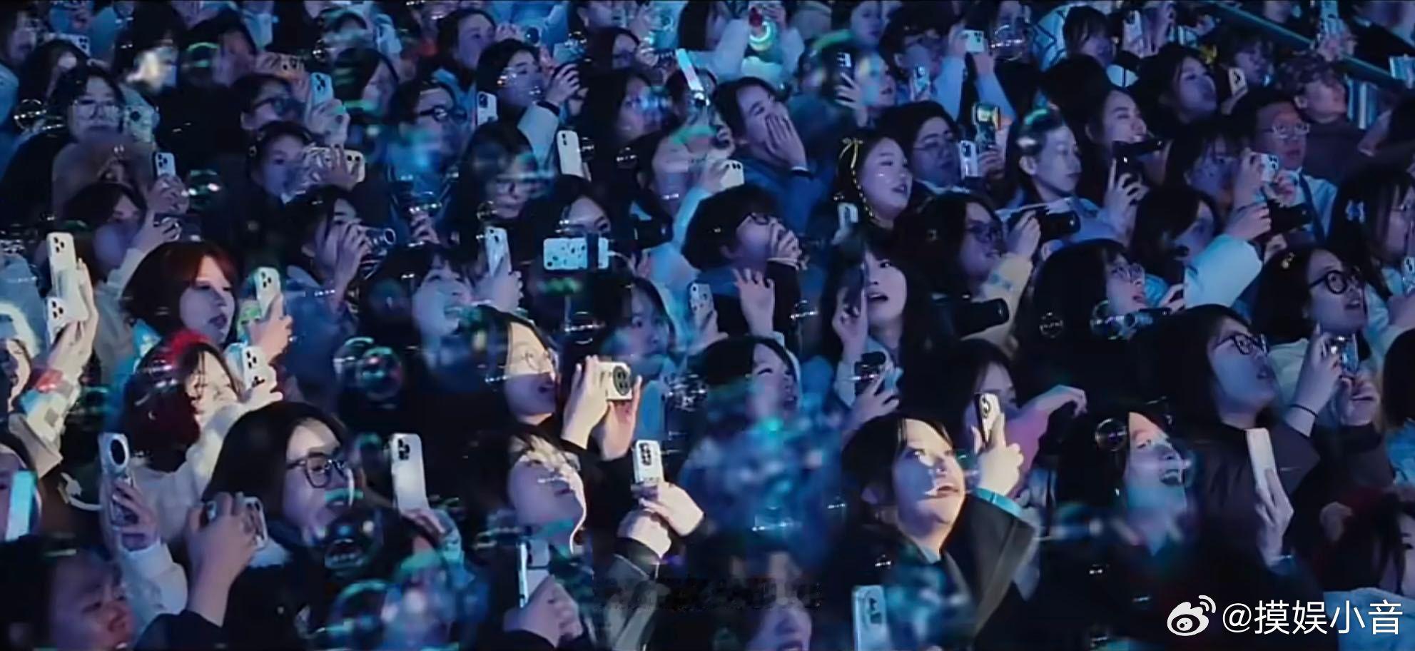 黄子弘凡鸟巢纪录片 终于等到 鸟巢纪录片要和大家见面了，从舞台准备到正式开唱，每