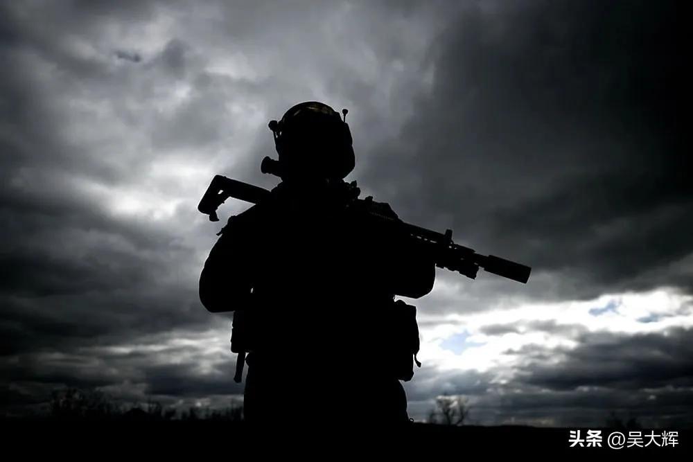 焦虑催生的生意

我国著名的俄罗斯问题专家，清华大学国际关系学系教授吴大辉先生刚