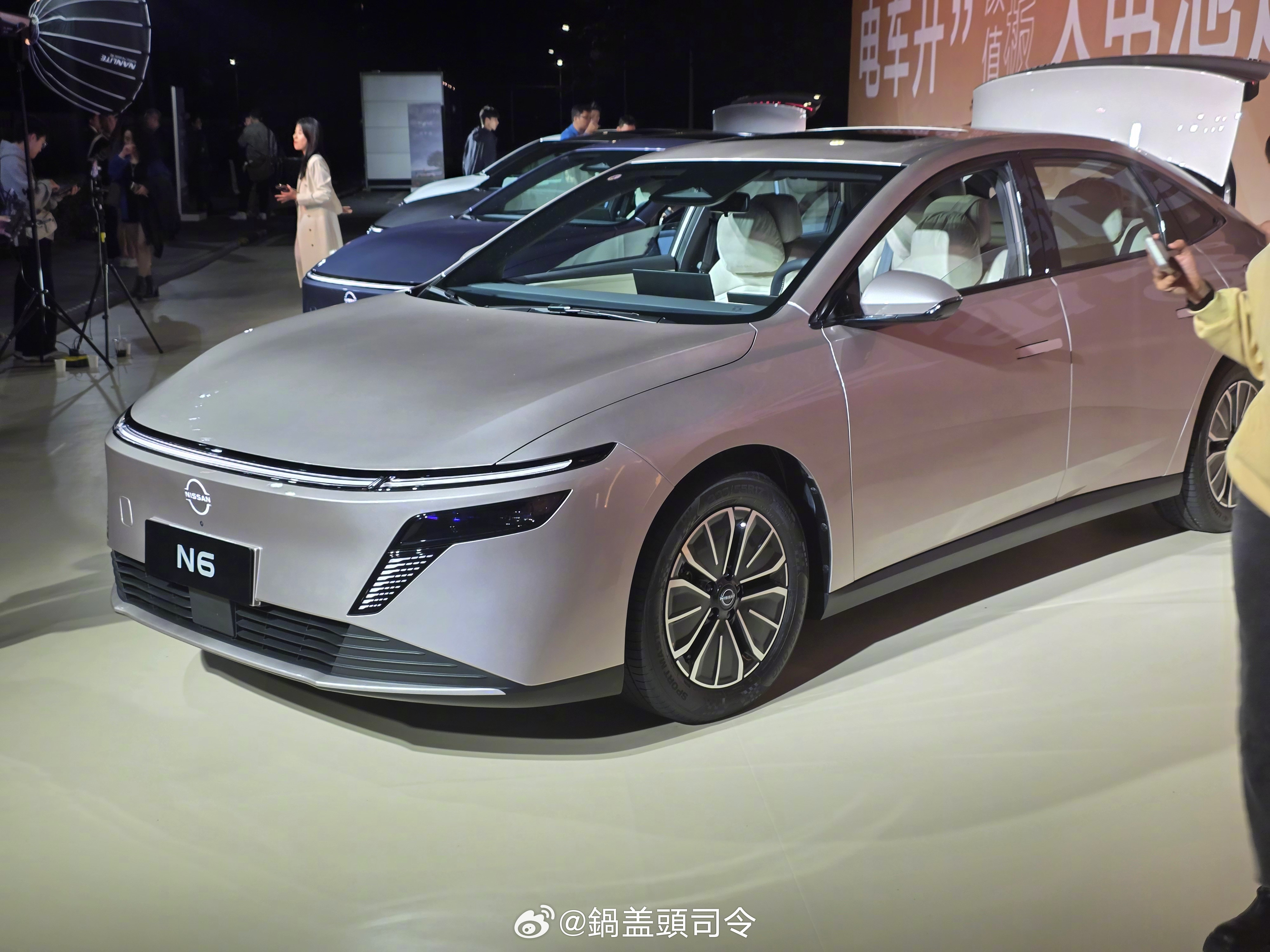 东风日产现在是坚定不移的ALL IN中国，坚持在中国，为中国，向全球的策略，把国