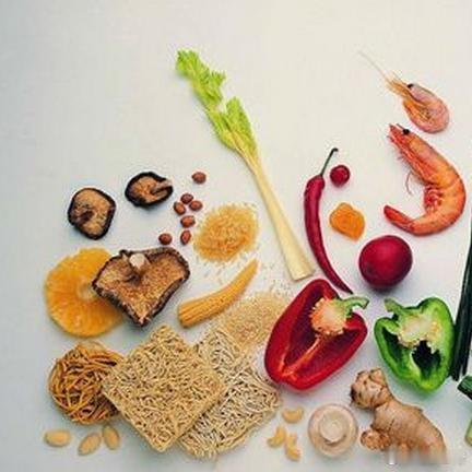 很多人非要在三九寒天中练长跑、冬泳，出大力、流大汗。其实这是有违自然之道的。同时