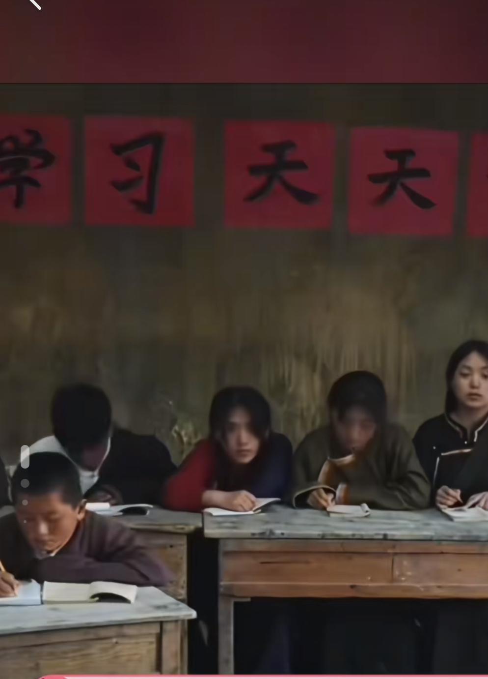 他不是消失了，是去照亮别人的路。
现在才知道，于朦胧消失的三年不是被雪藏了，而是