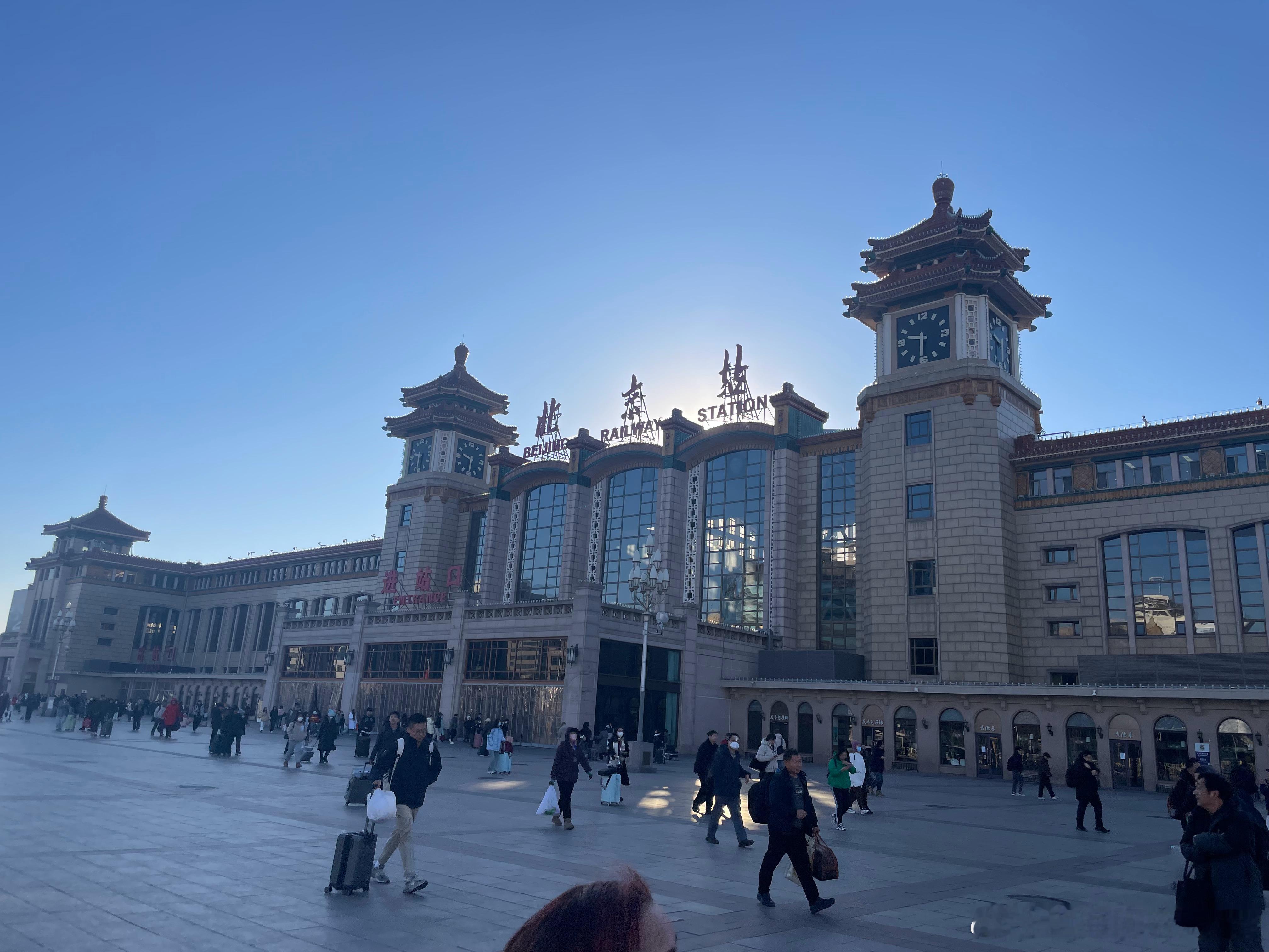 北京可比上海冷多了，冻的手直哆嗦，用手机交易股票都害怕，怕一哆嗦多输入两个0可咋