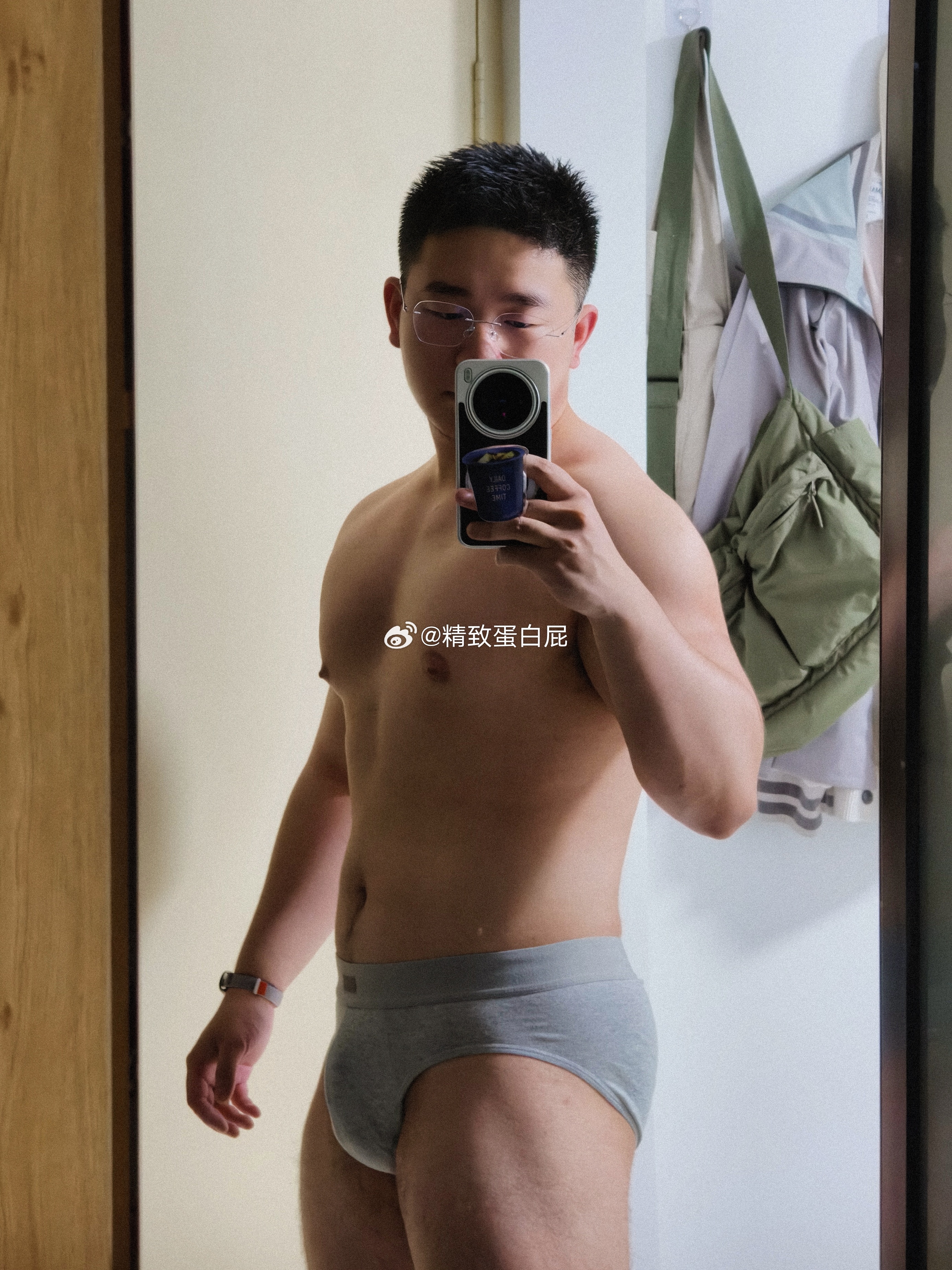 天呐拖了几个月了我终于把论文写完了