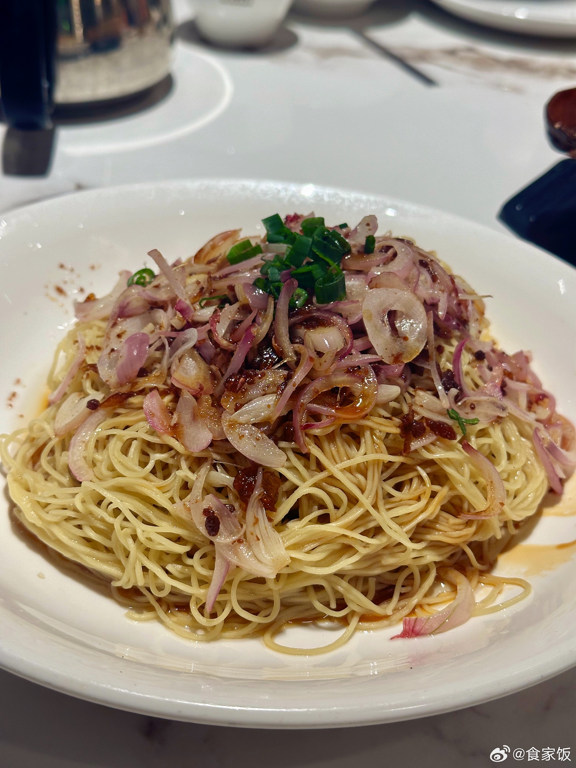 幸好小朋友金手指点的主食。葱油竹升面。好好食好好食。 ​​​