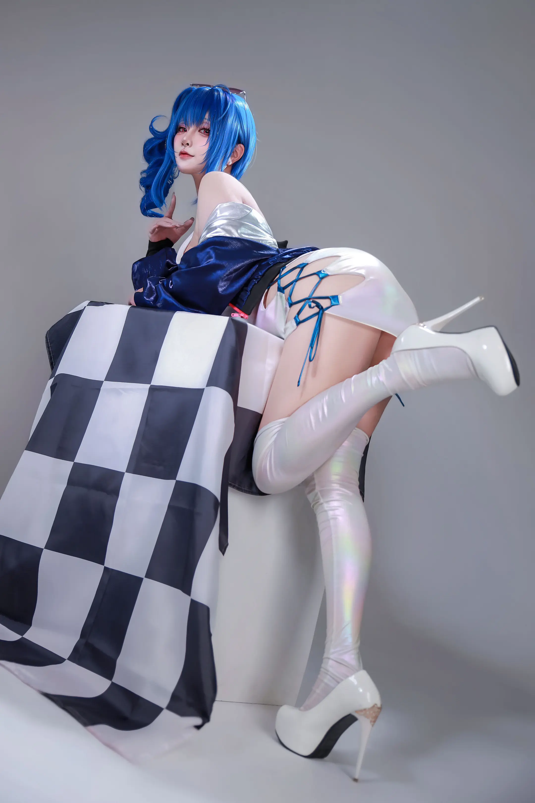 握好方向盘~开车咯。