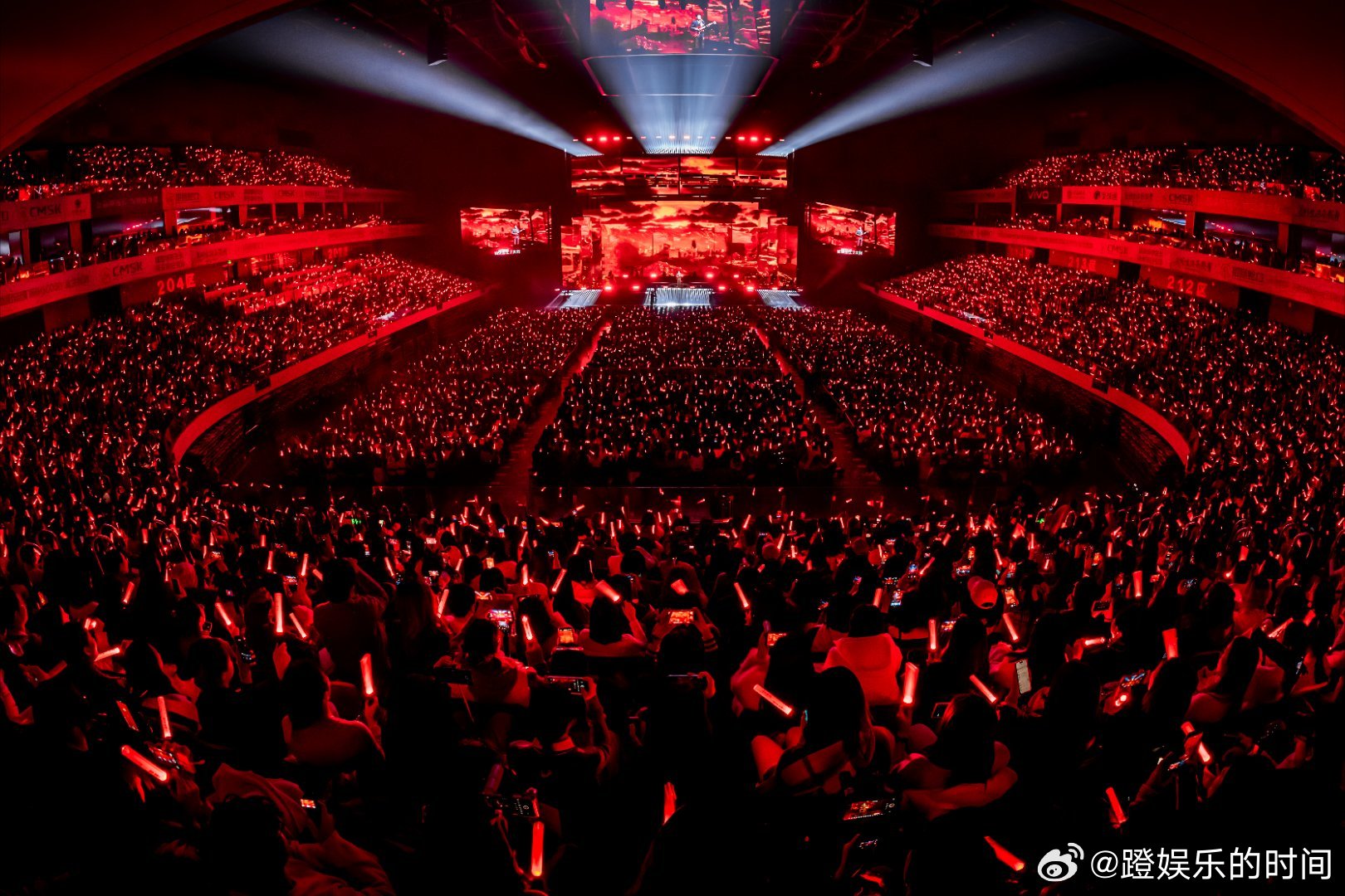 于适成都演唱会官宣于适适诗2026巡回演唱会 于适以唱作人初心坚守音乐，合肥现场