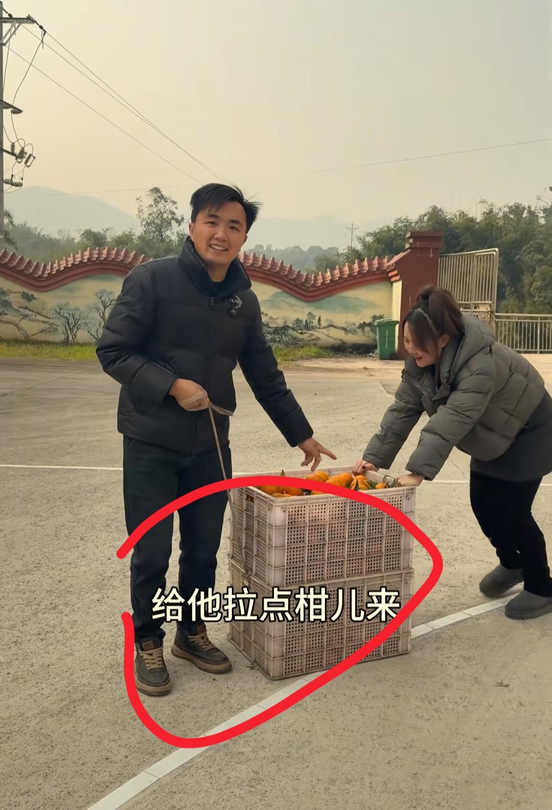 刚刚查了一下，一桶猪油就要90块钱了
不查不知道，一查真佩服，明二哥出手确实非常