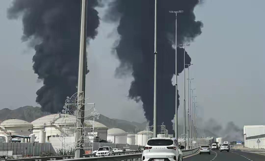 伊朗发动袭击！霍尔木兹海峡，大消息