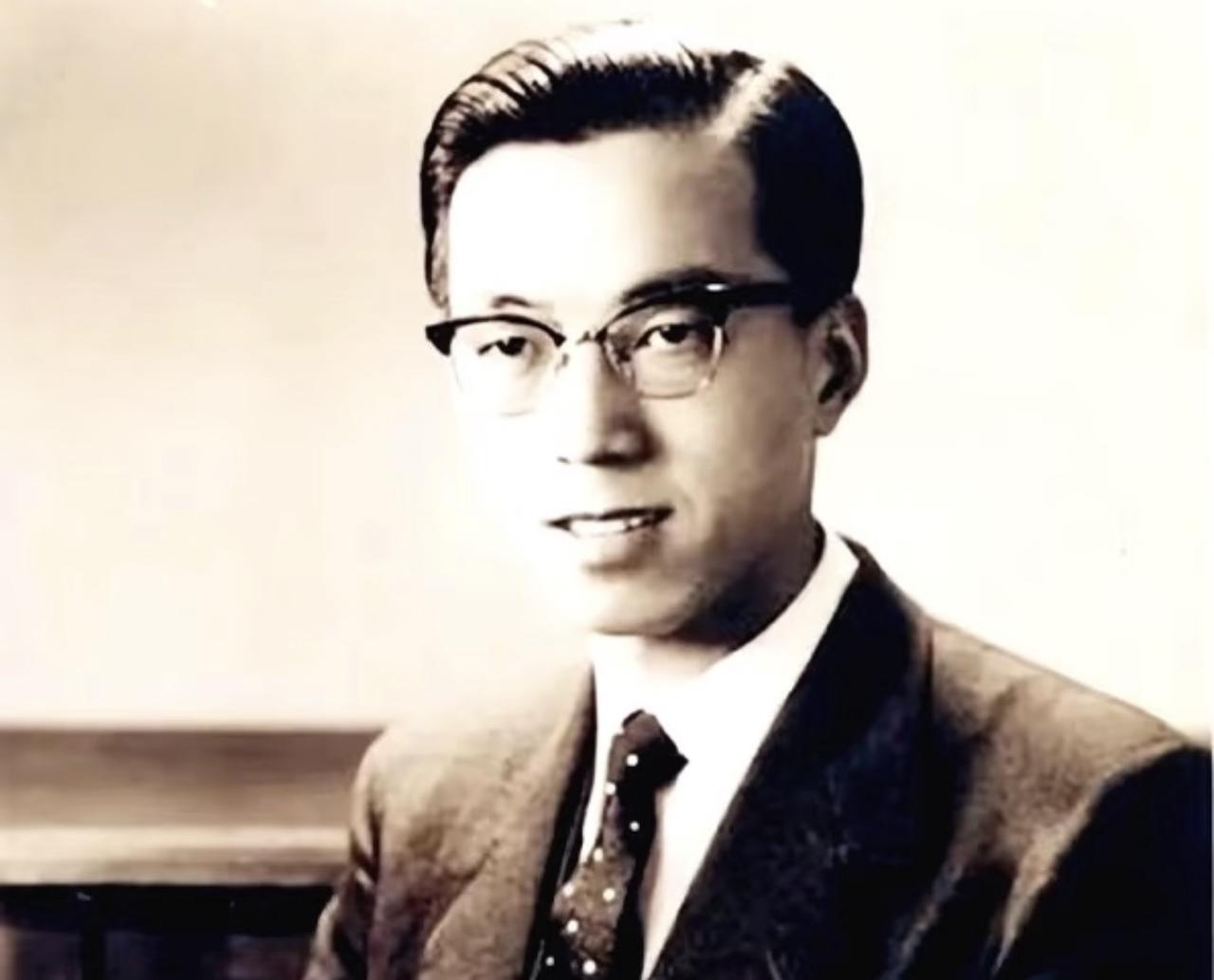 23位两弹一星元勋里，走得最早的那位，远比大众想象的更可惜。照片里的儒雅学者就是