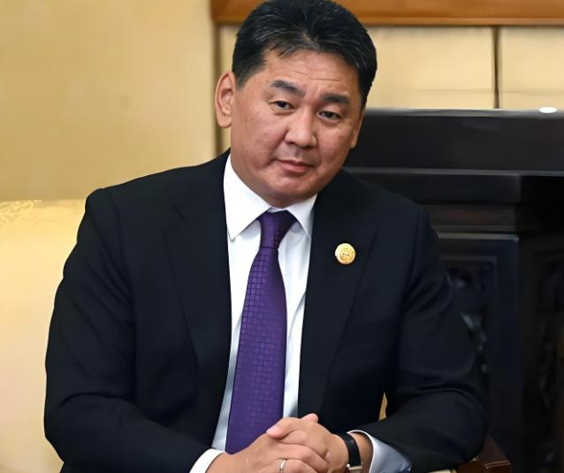 被两国包围的蒙古，为何不敢和日本做稀土大生意。

很多人看不懂近期的东北亚外交变