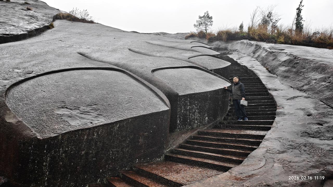 [环国行摄】第三阶段西部篇D3天总第58天：鄱阳湖服务区—上饶市月亮山。
1.路