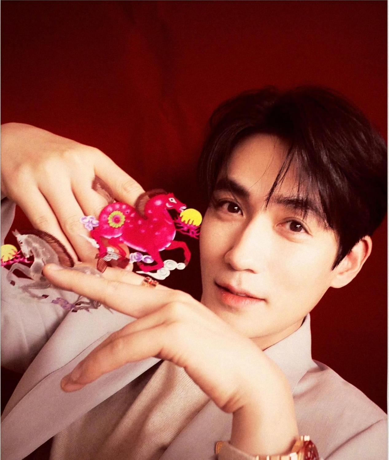 他没叛国，没犯法，却自杀了。
推开办公室门发现他时，他已经没有呼吸了。
调查结果