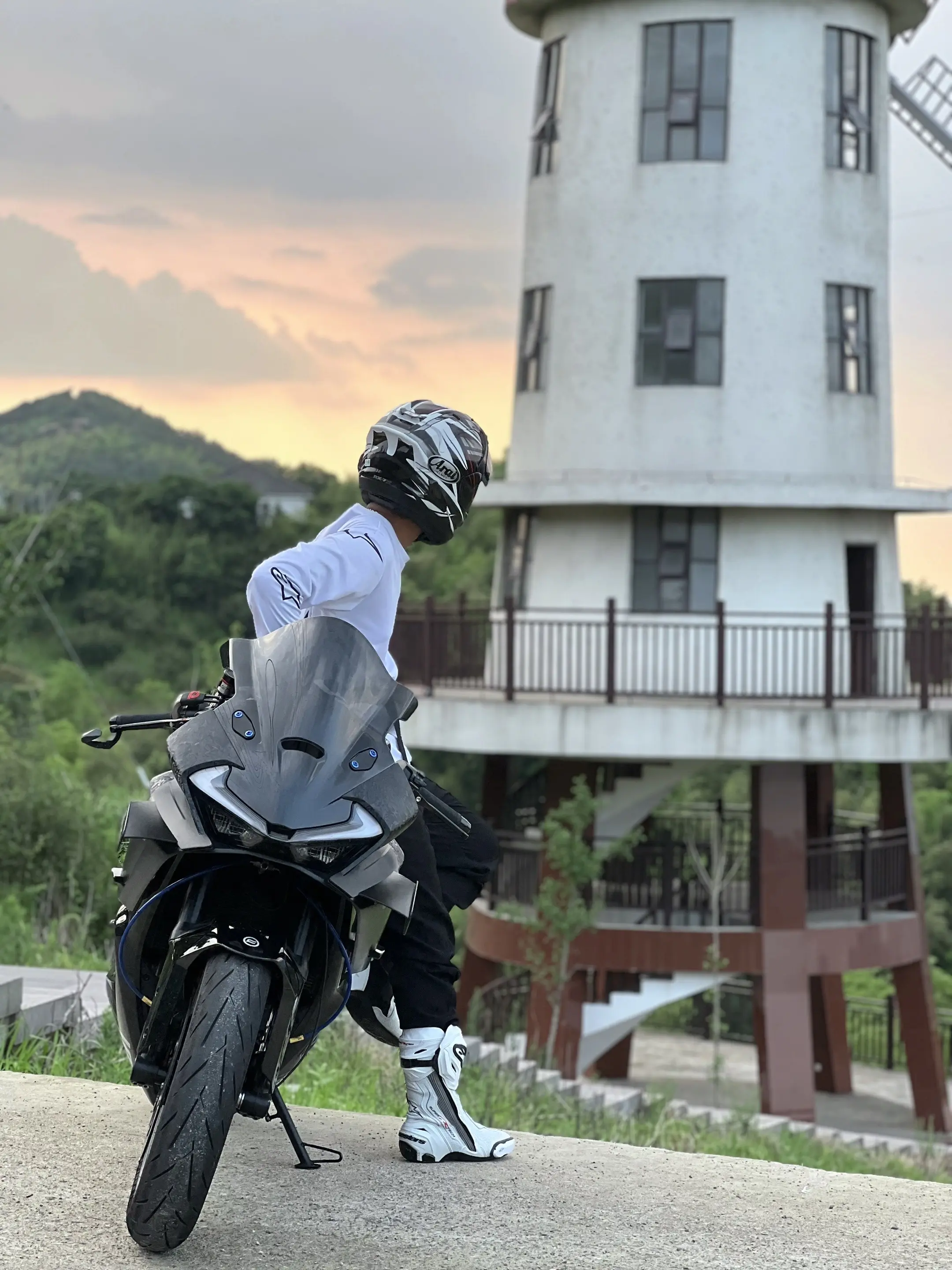 每次停好车，还是会回头多看几眼