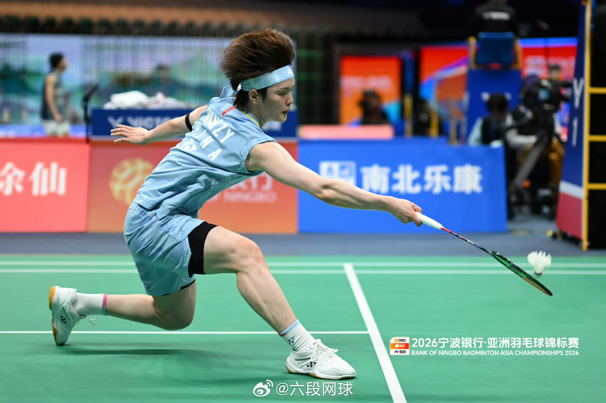 王祉怡晋级亚锦赛16强 2026羽毛球亚锦赛王祉怡21-16、21-12 直落两