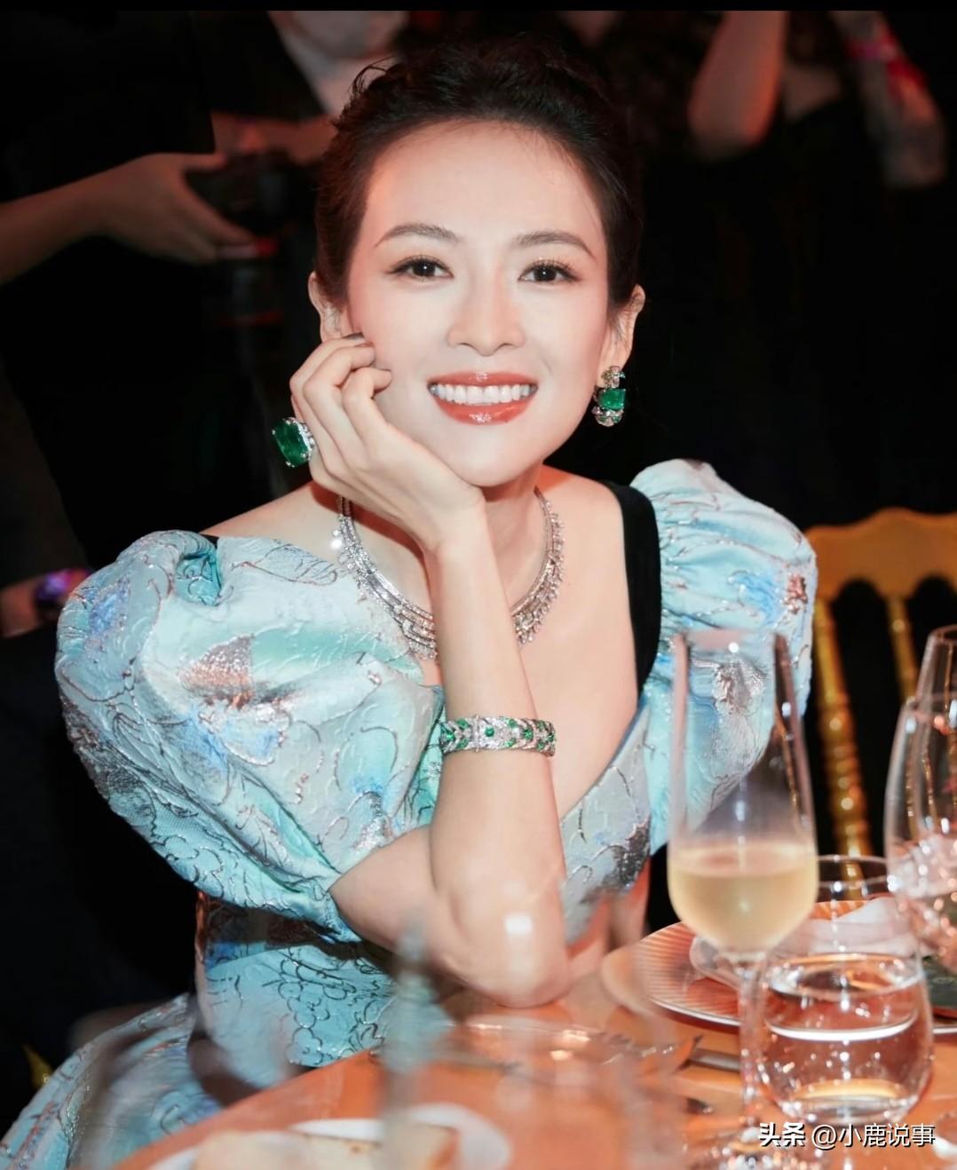 其实很多明星接不到戏，
真不是能力不行。
这些年很少看到章子怡的新剧。
大家都在