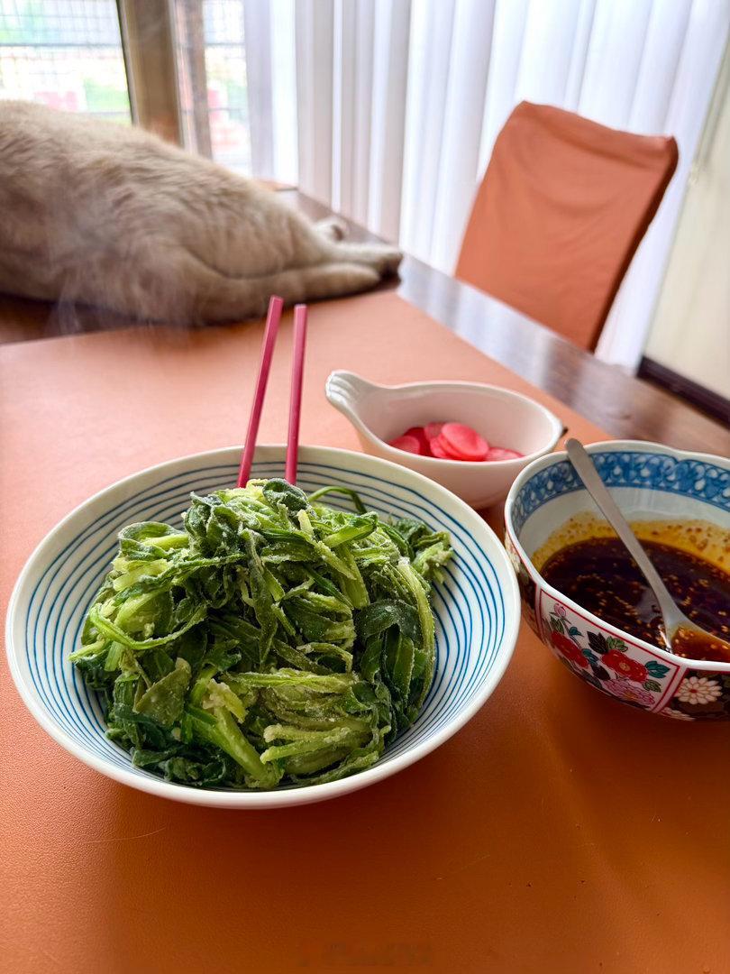 叮咚买菜 出了专门的杂粮蒸菜粉，做河南蒸菜省事不少。 