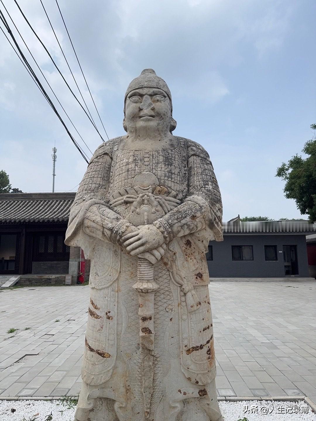 同事的父母给外甥打了一辈子工。
同事今年退休了。他说：我爸爸妈妈给他外甥打了一辈