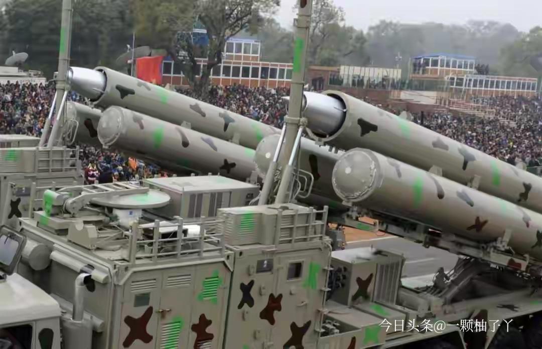 菲律宾一边在南海搞巡航、对外摆出强硬姿态，一边总统小马科斯亲自跑到联合国拉票，想