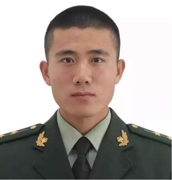 2018年，武警济南支队入职了一个月的大学生，还立下了一等功，然而在拿到他拿到的