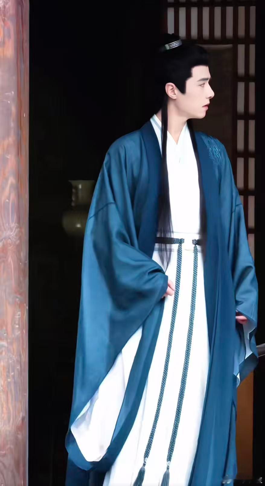 杨洋方逸伦游船他逃他追电视剧雨霖铃 一船两人一追一逃，尽显江湖儿女的浪漫，杨洋方