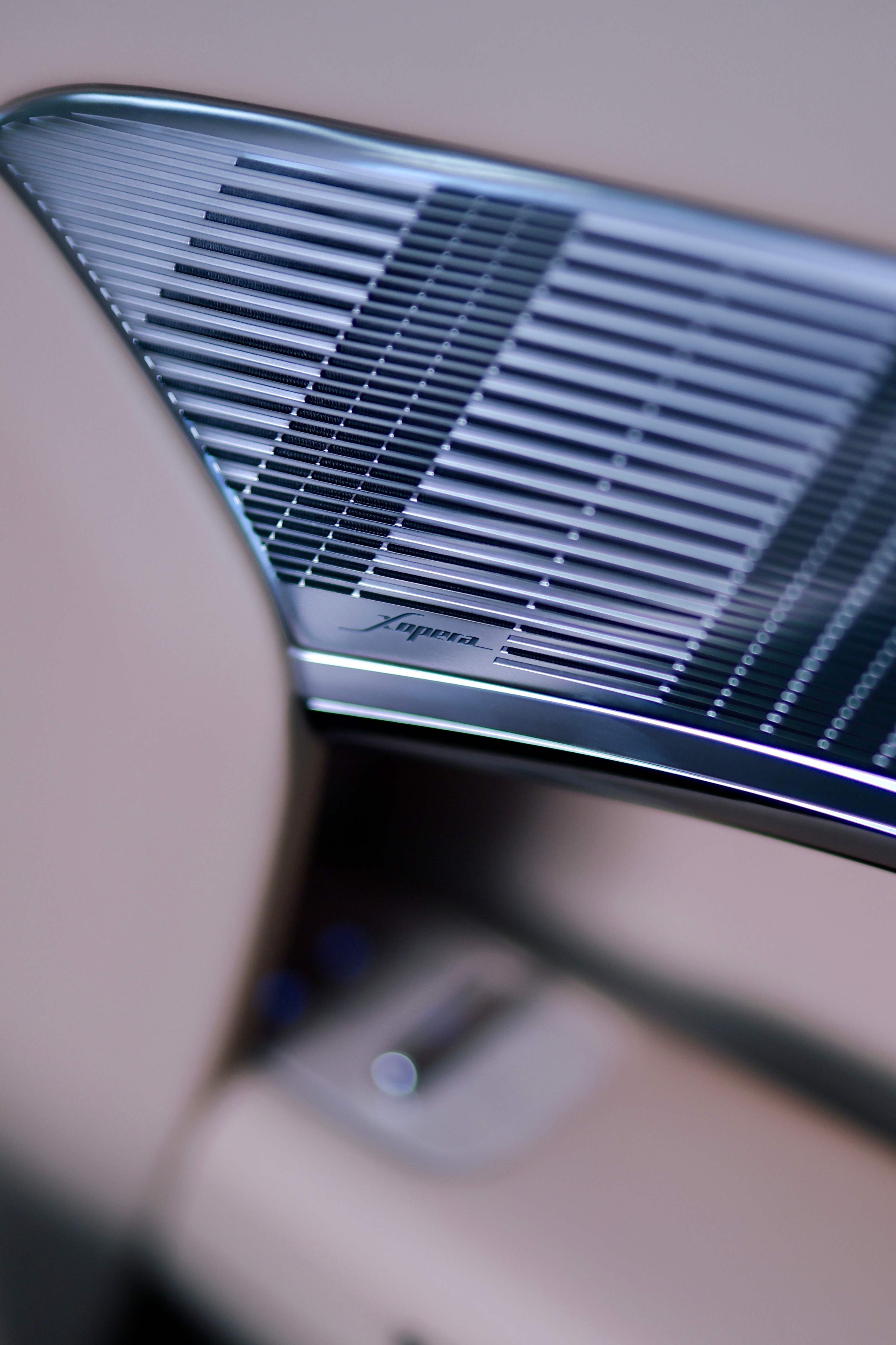 上周因为时间问题，小鹏GX的棚拍给错过了！今天是第一回目睹真容，我大为震撼……小