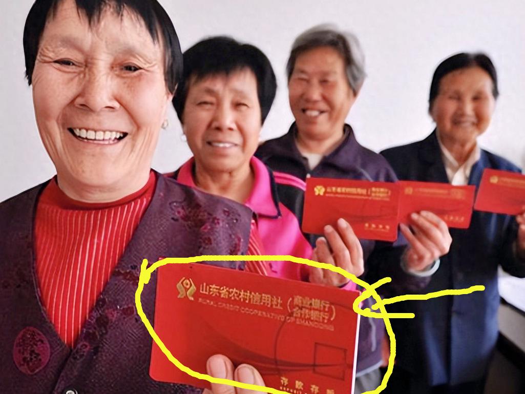 全国人大代表雷茂端建议把70岁以上农民养老金提到每月500块，作为一个农民听到这