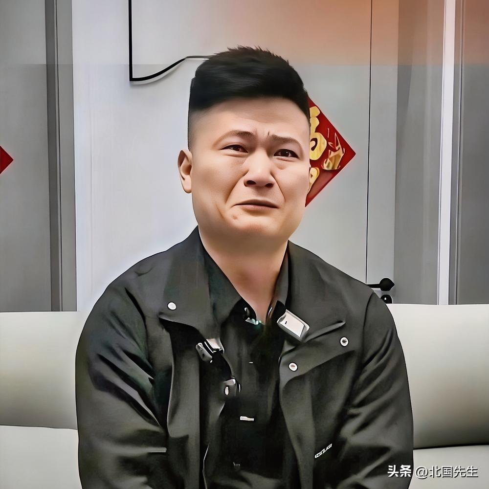 35年！靠一根“弯手指”找回被拐弟弟，弟弟一句“不怪你”，让姐姐哭到崩溃。

3