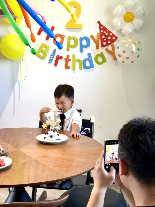当我决定，自己在家拍宝宝2岁生日照🎈……